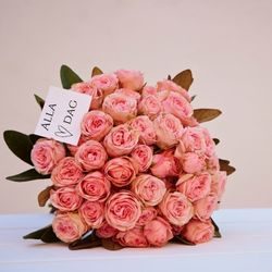 skicka blombud i stockholm till alla hjärtans dag